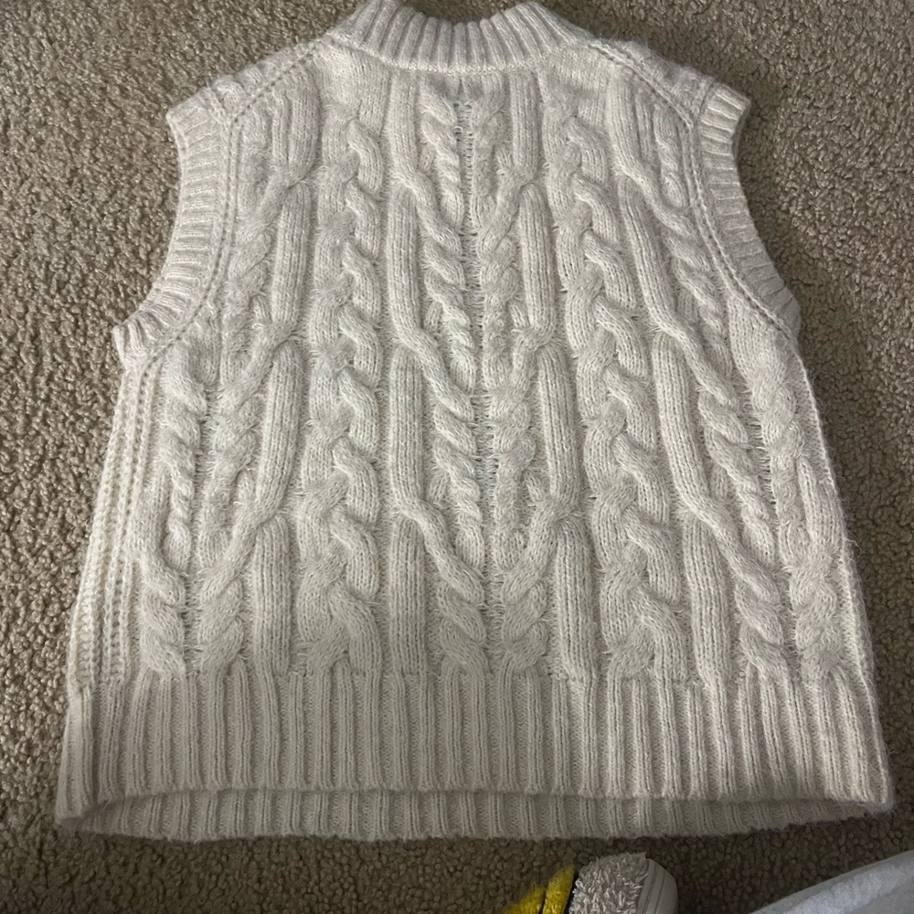 A new day Medium sleeveless sweater vest